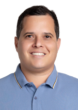 Foto oficial de Carlinhos
