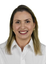 Foto oficial de Débora Queiroz