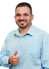 Foto oficial de Luciano Leal