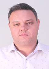 Foto oficial de Dr Max Neves
