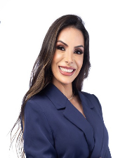 Foto oficial de Carol Faria