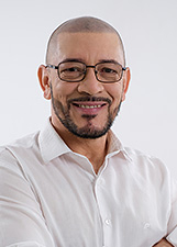 Foto oficial de Carlos Leal