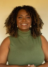 Foto oficial de Aline Flausino