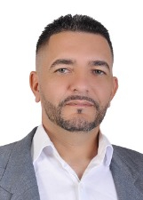 Foto oficial de Charles Jardim