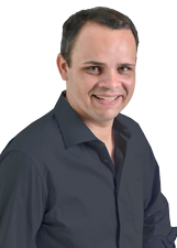 Foto oficial de Eric da Farmácia