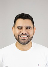 Foto oficial de Leyvisson da Isabel Rainha