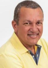 Foto oficial de Charles Alves