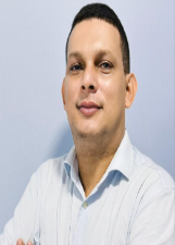 Foto oficial de Charles Oliveira