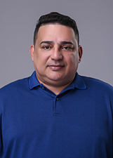 Foto oficial de Carlinhos