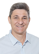 Foto oficial de Carlinhos