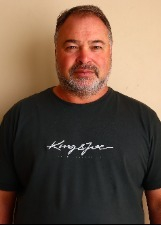Foto oficial de Ade Mello