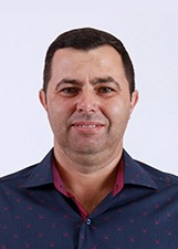 Foto oficial de Carlinhos