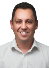 Foto oficial de Bruno Leão