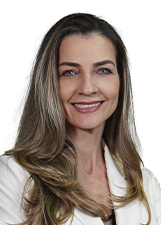 Foto oficial de Claudia Holzbach Mazieri