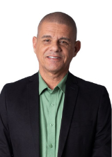 Foto oficial de Carlinhos de Deus