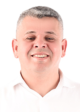 Foto oficial de Isaac Salvador