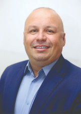 Foto oficial de Claudio Haja Luz