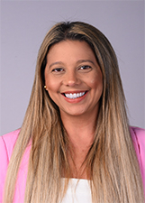 Foto oficial de Enfermeira Flávia Oliveira