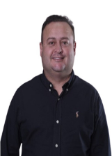 Foto oficial de Leo Saturnino