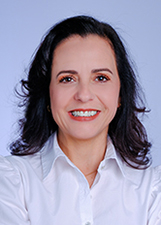 Foto oficial de Claudia Schuh Amaral