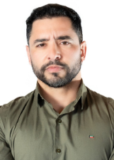 Foto oficial de George Pires