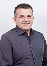 Foto oficial de Ademir Hubert