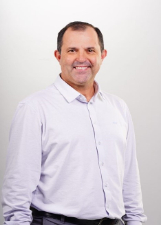 Foto oficial de Charles Salvador