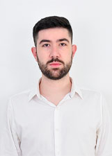 Foto oficial de Adrian Sganzerla