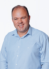 Foto oficial de Carlinhos