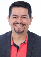 Foto oficial de Adriano Fernandes