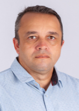 Foto oficial de Carlinhos do Carmo
