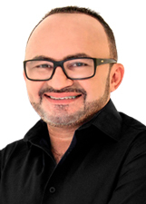 Foto oficial de Carmonio Bastos