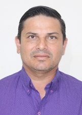 Foto oficial de Carlinhos