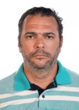 Foto oficial de Tony Pezão