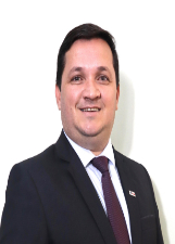 Foto oficial de Robertinho Andrade
