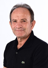 Foto oficial de Carlinhos