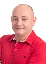 Foto oficial de Carlin Gomes