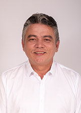 Foto oficial de Dr George