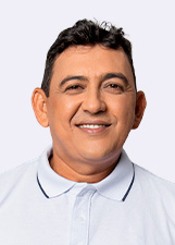 Foto oficial de Carlinhos Clementino