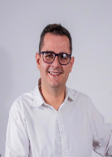 Foto oficial de Nelsinho Salvador