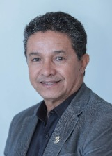 Foto oficial de Carlinhos
