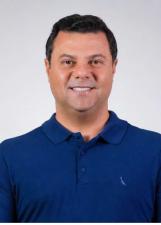 Foto oficial de Luciano Simões